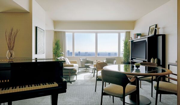 大規模改修の全貌がついに明らかに!「パーク ハイアット 東京」レジデンシャルで落ち着いた雰囲気の『ディプロマット スイート』に注目