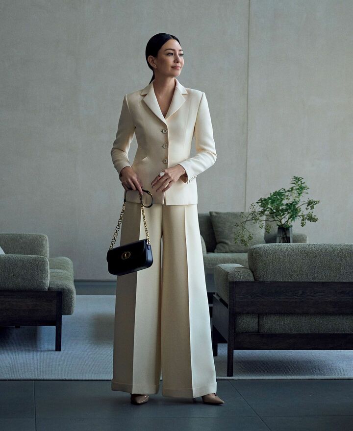 ディオールのウエアを着用したモデルのRINAさん