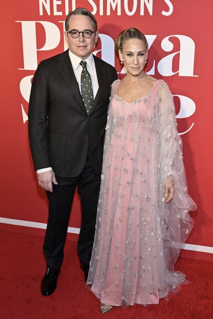 ふたりが共演するのは、1996年の舞台『努力しないで出世する方法』以来。