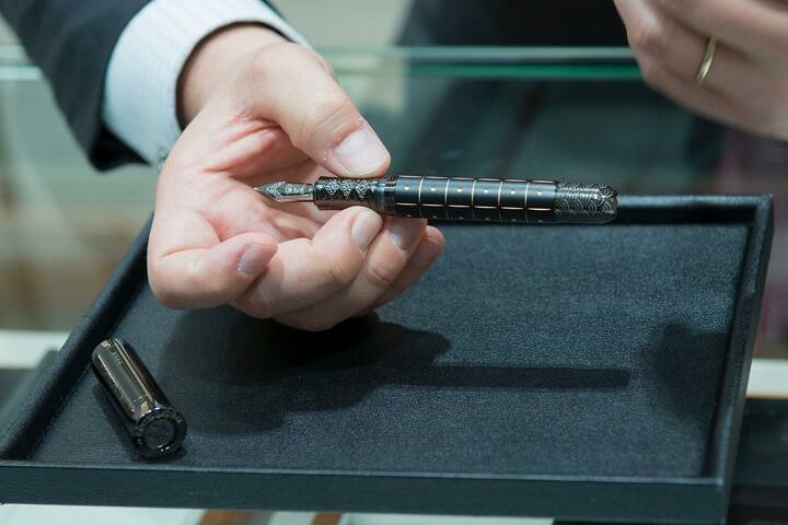 甲冑をイメージした「ペン・オブ・ザ・イヤー 2019 サムライ」ブラックエディション