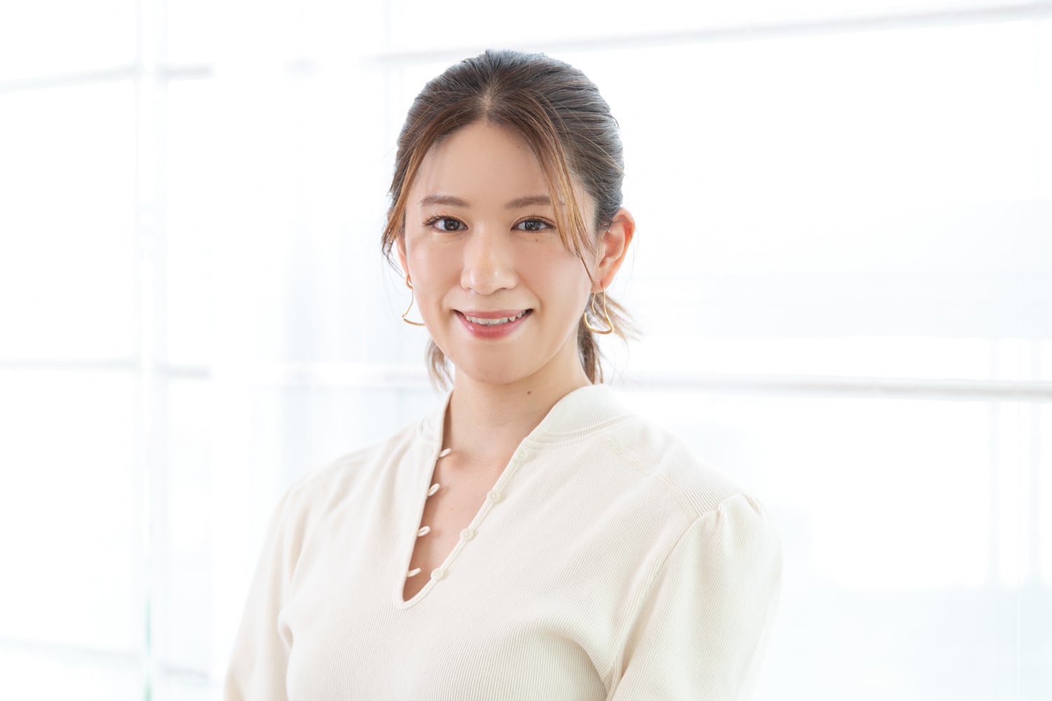 kakimoto arms ららテラス武蔵小杉店 カラーチーフ・太田桂子さん。最近は、人生をより楽しくするために断捨離中なのだとか。「お気に入りのものだけを残したら、自分の部屋がどんどん楽しい空間に。自分にとって居心地のいい場所があると、気持ちも豊かになる気がします」Instagramアカウント@o.kei_kakimotoarms