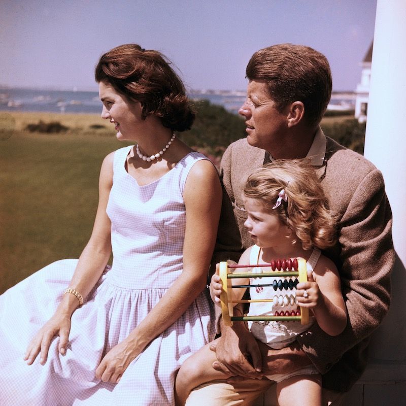 永遠に、色褪せない。ジャクリーン・ケネディ・オナシス【ファッション50選】 Precious.jp（プレシャス）