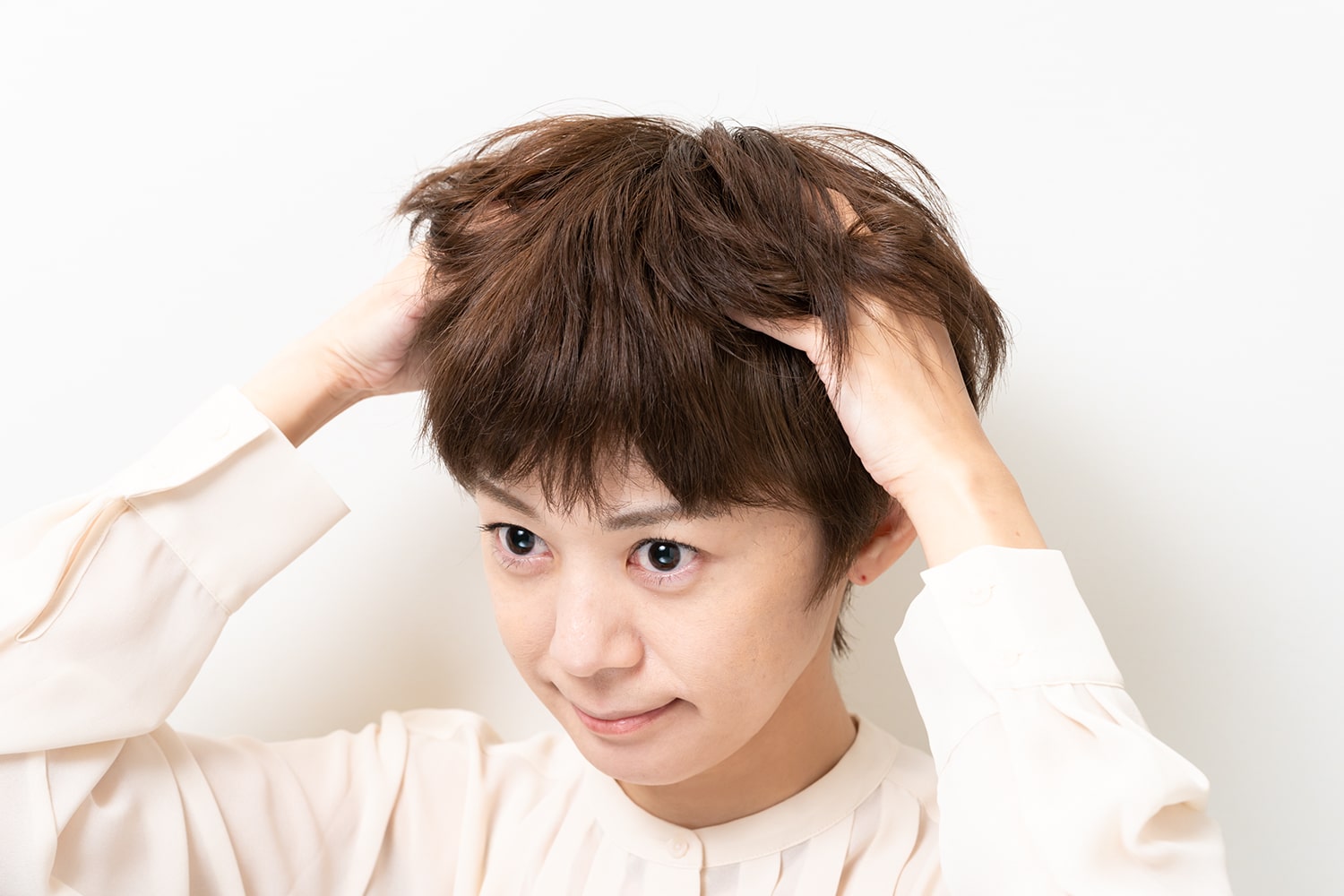 余った分はサイドや前髪の毛先になじませて。