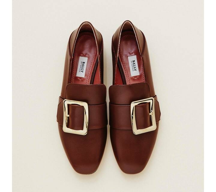 シューズ「ジャネッレ」（カーフレザー）¥ 72,000