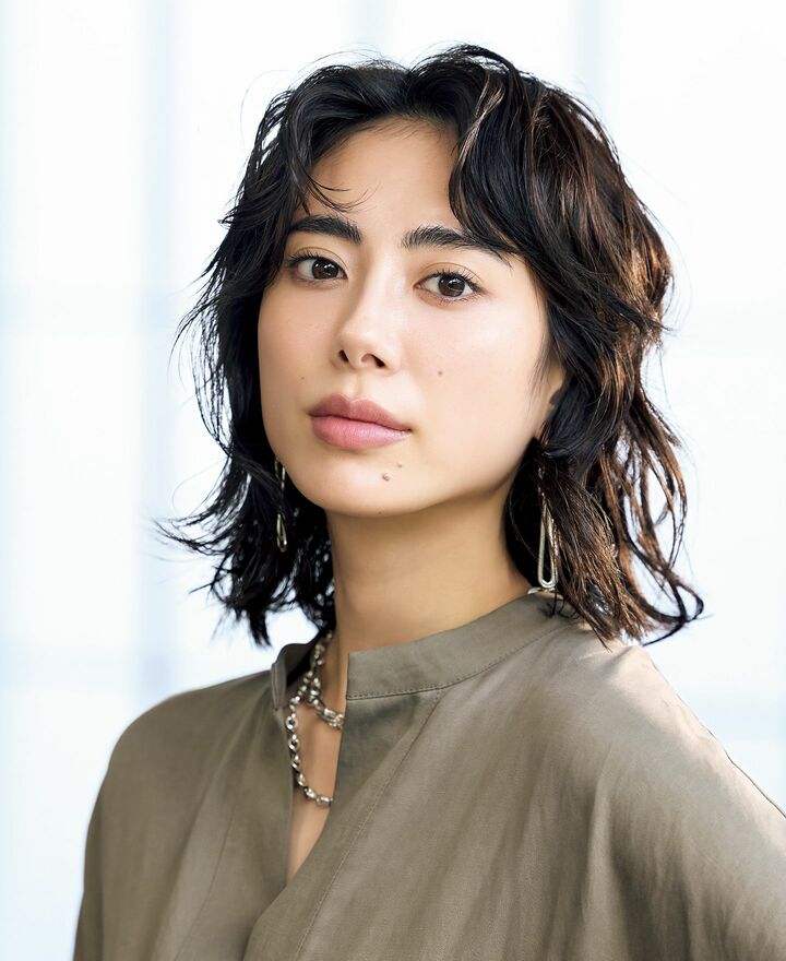 ヘアケア_2,オイル_1,ミディアムヘア_1,ヘアアレンジ_1