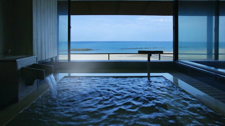 湯野浜温泉「游水亭 いさごや」「吟水湯」の展望露天風呂。