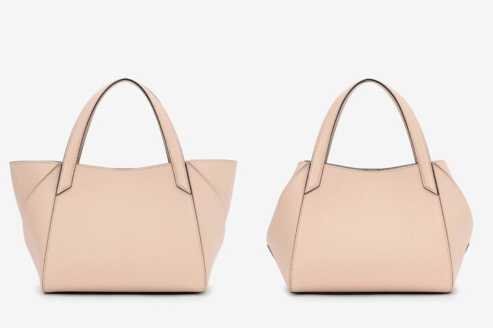 バッグ「ジオ トート（Gio Tote）」￥286,000【サイズ：縦19×横21×マチ17cm、素材：ミレプンテカーフスキン、色：チークピンク】