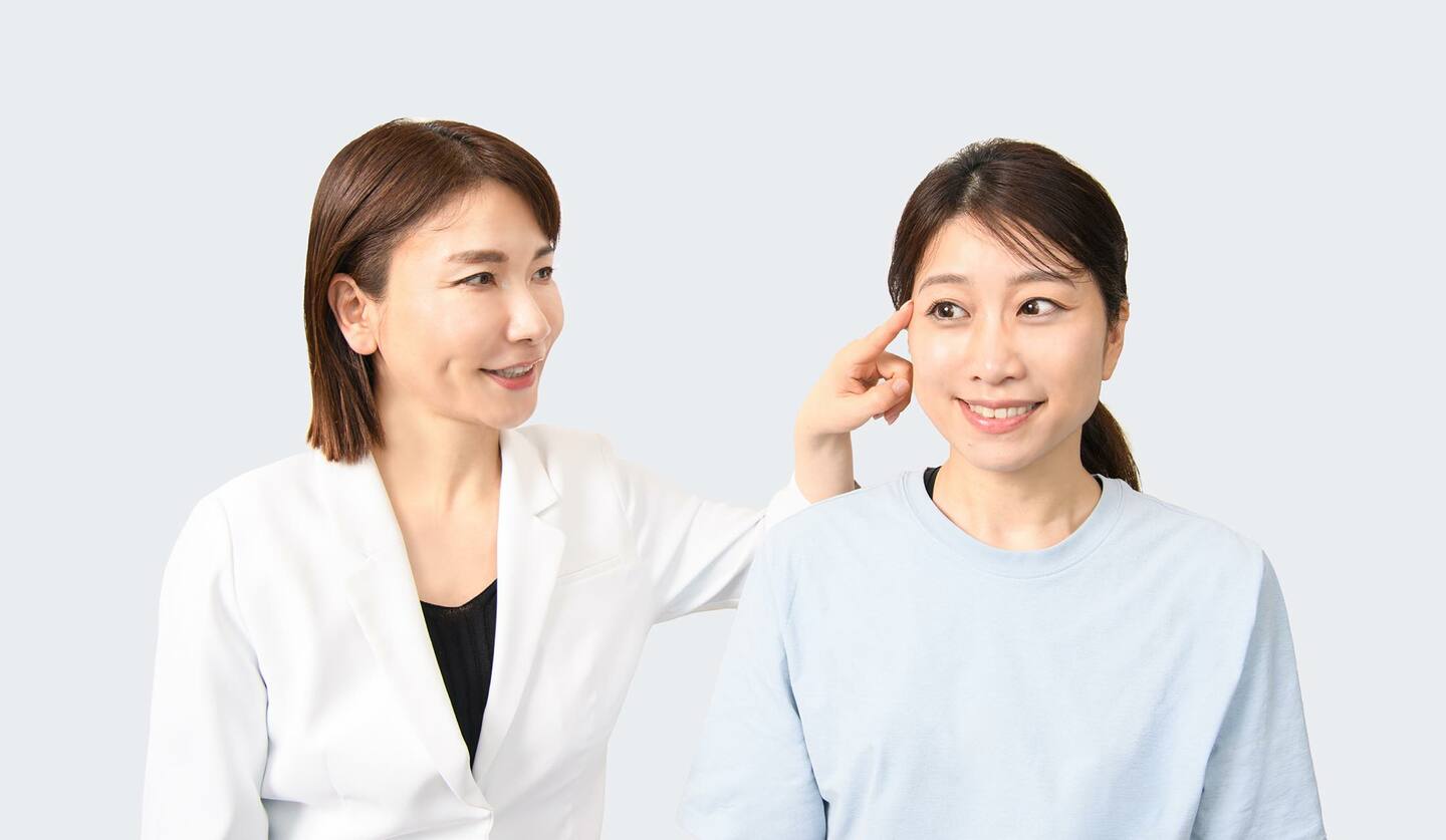 二人の女性　メソッドの指導をしている