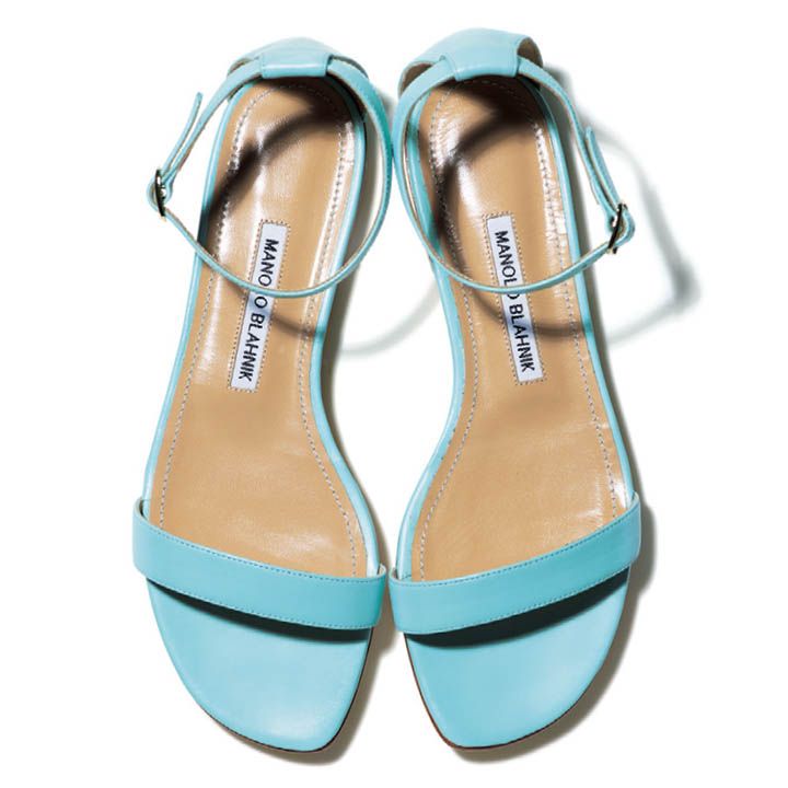 靴『CHAFLA 』［ヒール1cm］￥98,000（ブルーベル・ジャパン〈マノロ ブラニク〉）