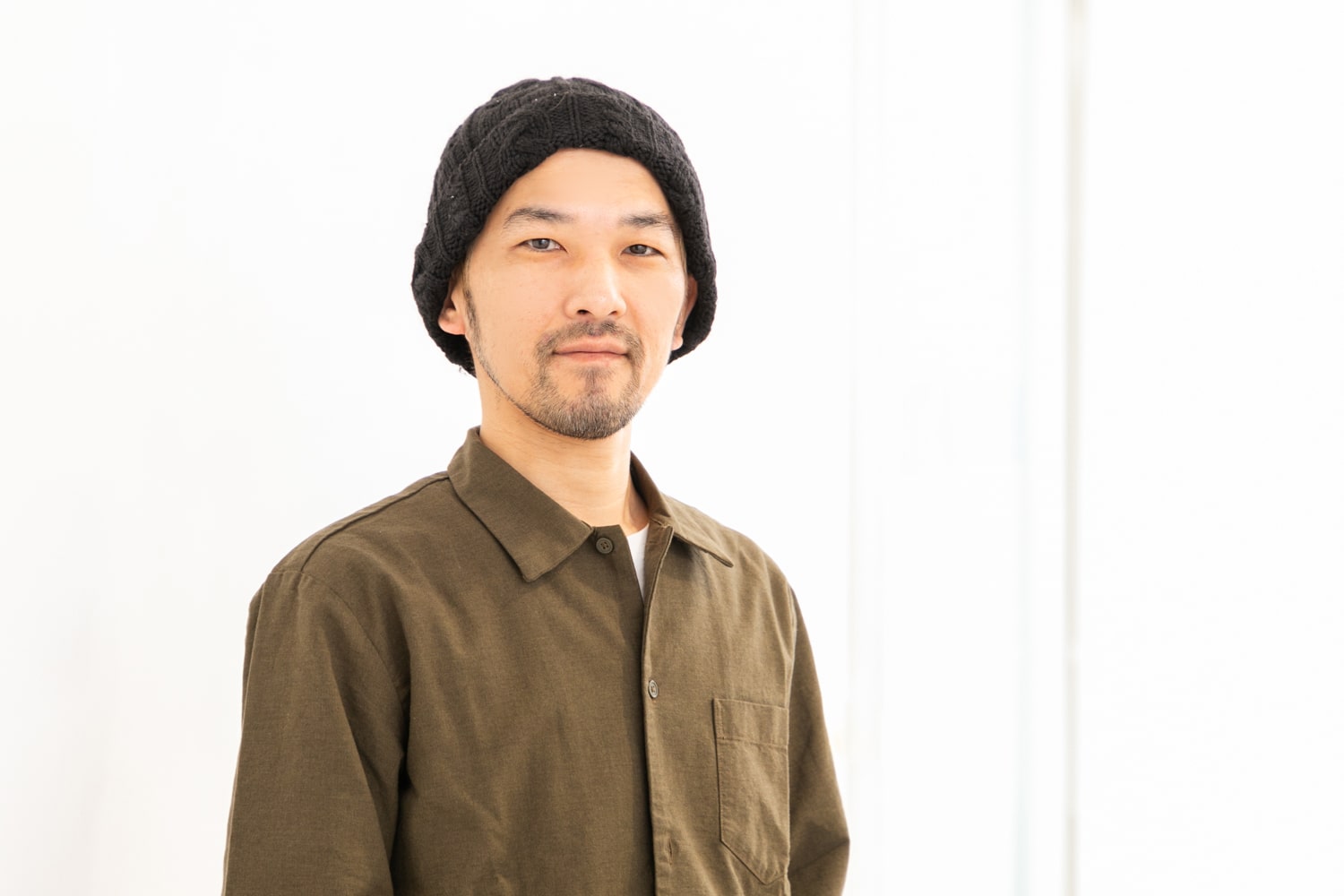 air-AZABUの副店長・橘 秀弥さん。子供部屋ができたことがきっかけで、DIYにハマっているという橘さん。「子供用の家具を探していたものの、合うサイズのものが見つからず、本棚など簡単なものを自分で作るようになりました。まだまだ素人ですが、とても楽しいです!」Instagramアカウント@air_tachibana_hideya