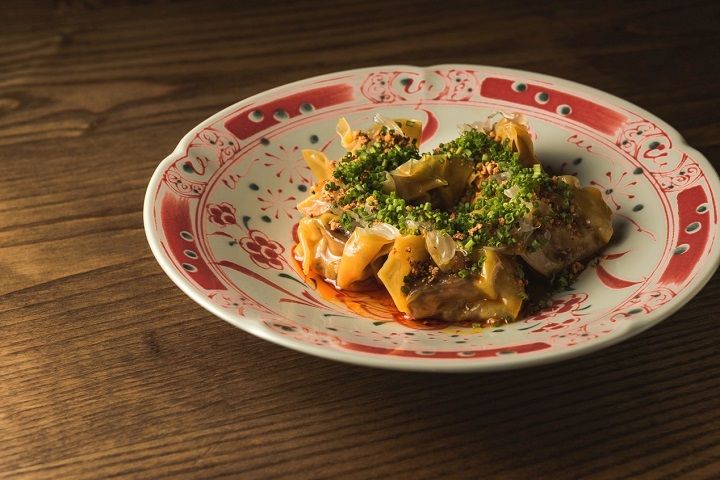 一押しの「フォアグラと鴨肉コンフィのワンタン、魚醤とピーナッツ、文旦和え(NT$680)」。中華のワンタンがベースにありながら、外観は四川料理、調理手法はフレンチ、味付けは東南アジア風にMIXされた楽しい一皿。