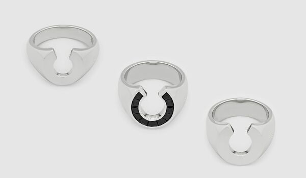 【トムウッド】幸運を呼び込む馬モチーフ｜シンプルな馬蹄デザインだからシックに装える『フェリックスリング』