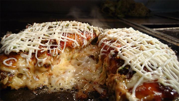 「お好み焼き AT THE 21」のお好み焼き