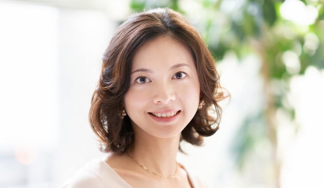 猫っ毛を克服 縦巻きを加えるだけでボリュームアップ プロセスアニメ付き Precious Jp プレシャス