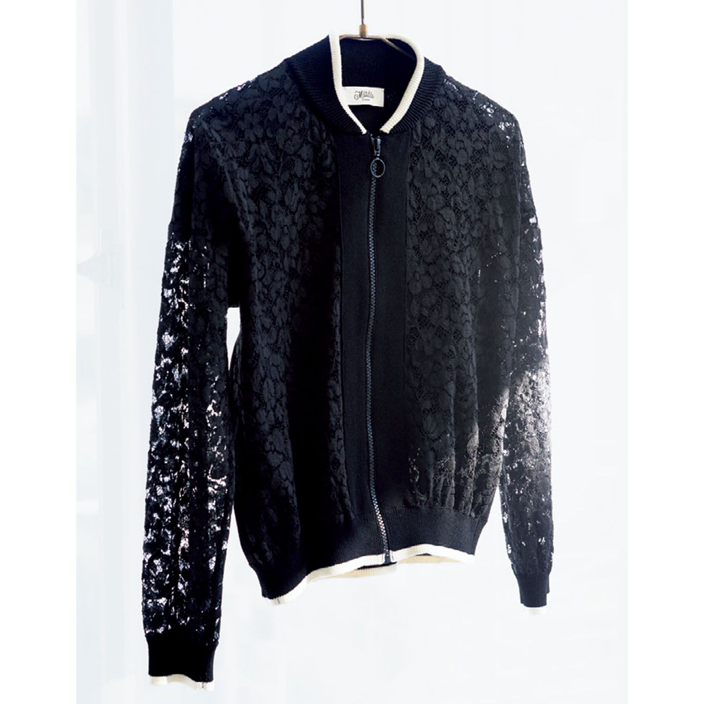 ブルゾン¥129,000(サードカルチャー〈マチルダ カシミヤ〉)
