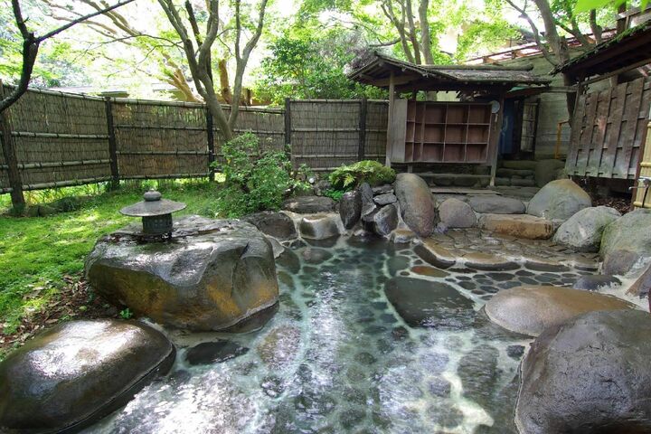 木洩れ日の湯