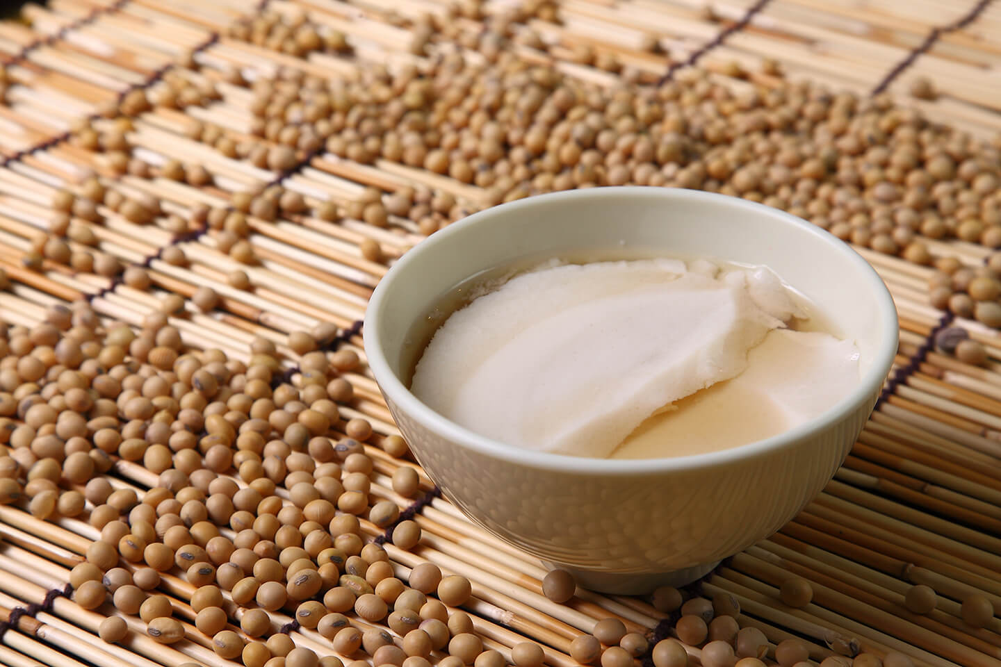 冷奴よりも温かい湯豆腐の方がダイエット中の夜食にはおすすめ
