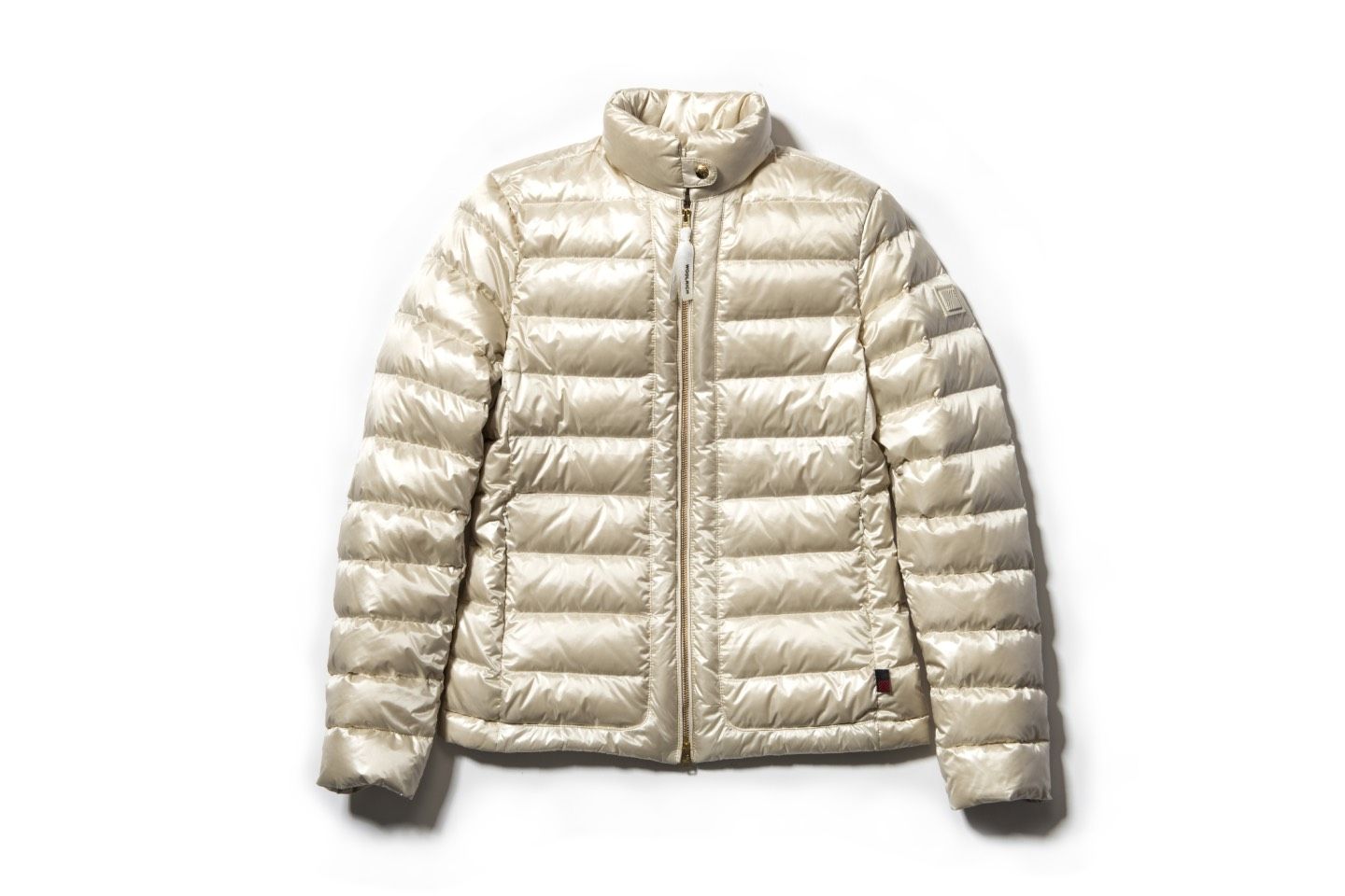 ウールリッチウィメンズコレクションのショートライトダウンジャケット「CLOVER JKT」