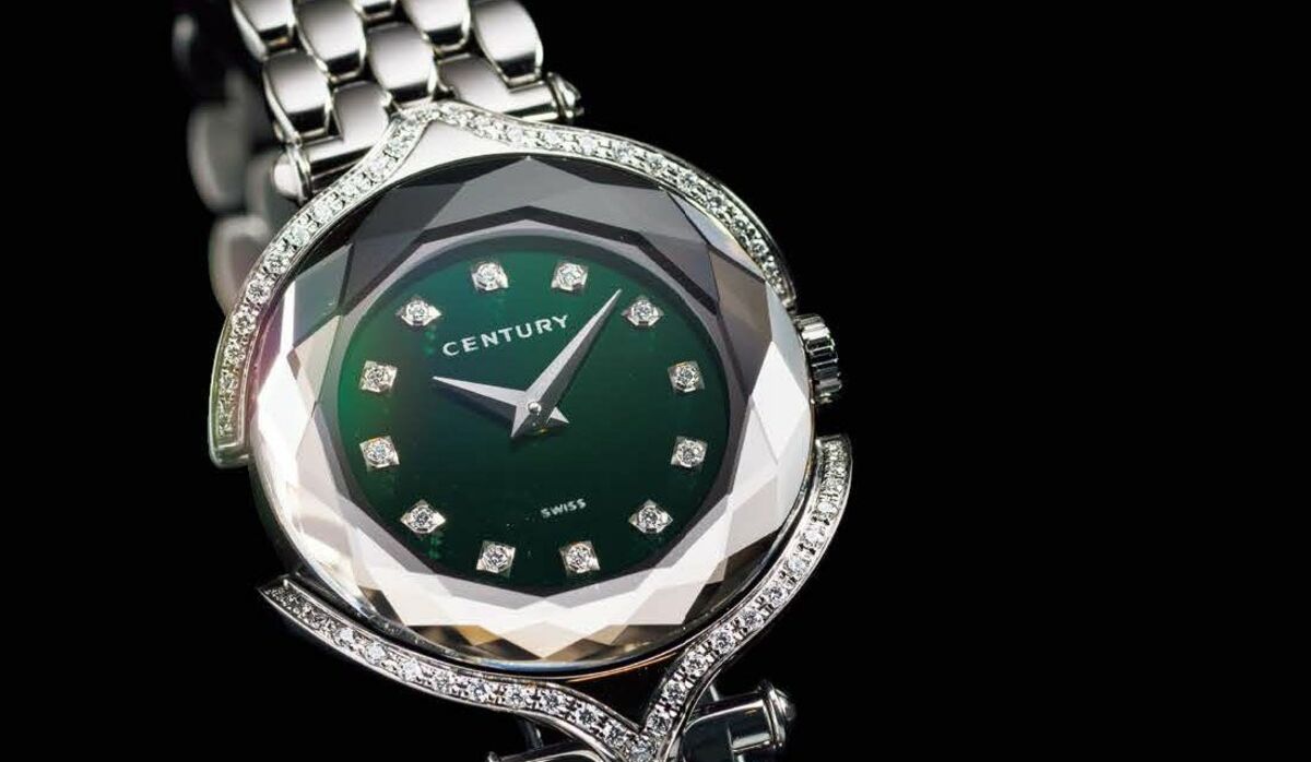 サファイアクリスタルケースにグリーンが映える！センチュリーの名品