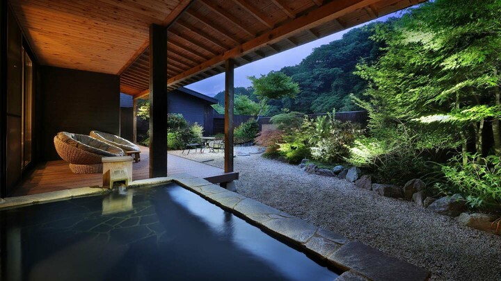 栃木県・那須塩原にある「離れの宿 楓音(かのん)」の客室露天風呂
