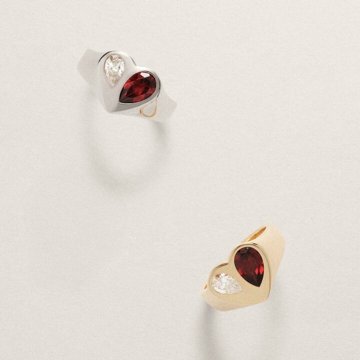 トムウッドの新作リング「Love Ring」