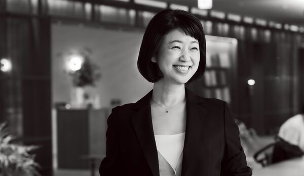 創業135年「イトーキ」初の女性執行役員の八木 佳子さんにインタビュー！