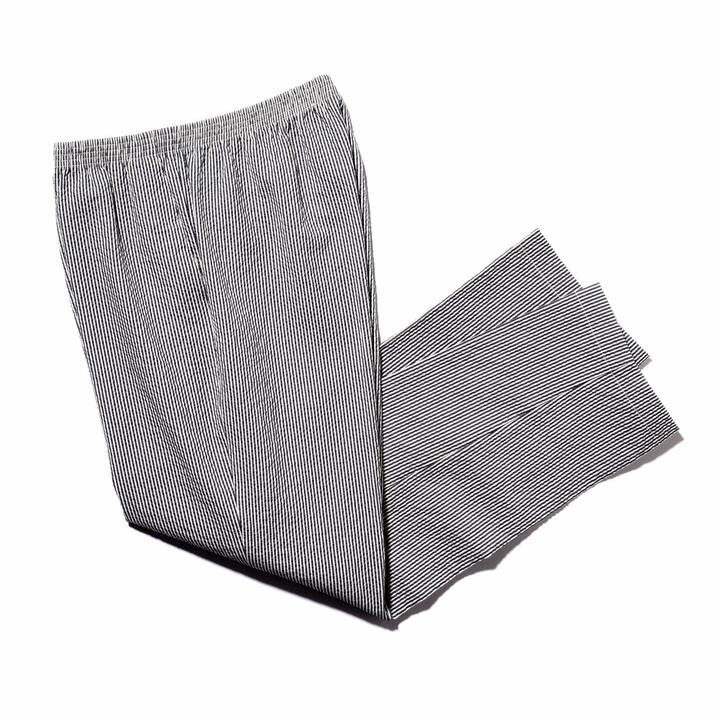 パンツ¥28,000(アントリム〈セラードアー〉)