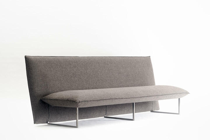 座布団がそのままソファになったようなデザインの「FU」。¥290,000〜