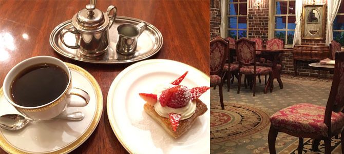トリコロールのコーヒーとケーキ