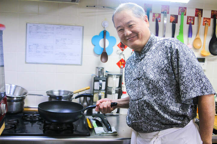 陳先生が料理教室を開いている自宅のキッチンで、実際につくっていただきました