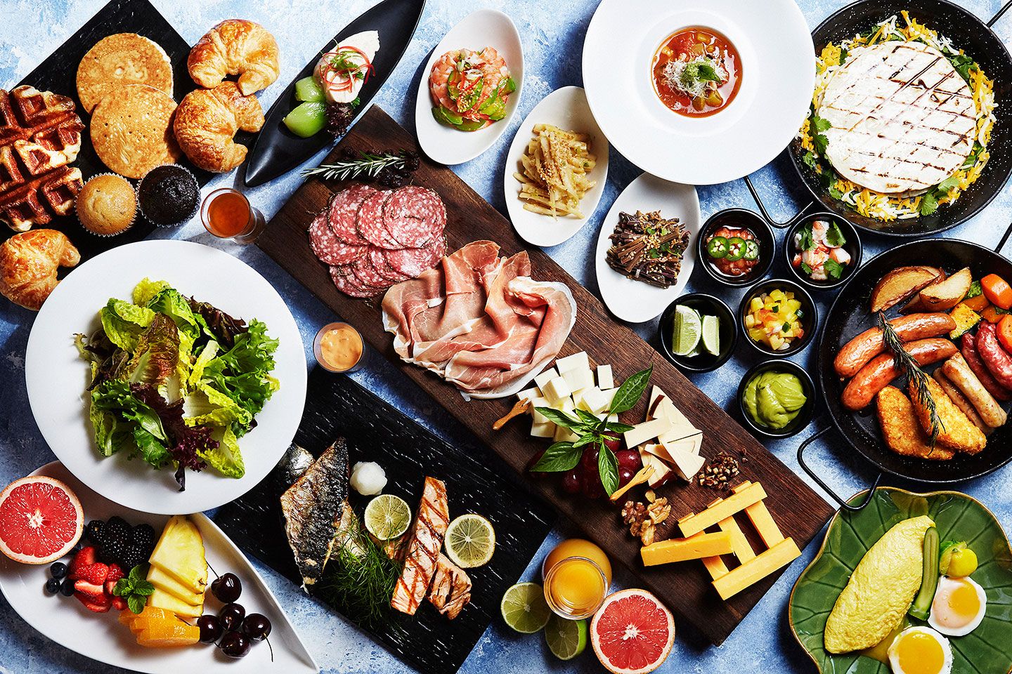 70種類の料理をそろえたこのレストランならではの朝食ブッフェは、和食からメキシカンまで多彩なメニューがそろいます。