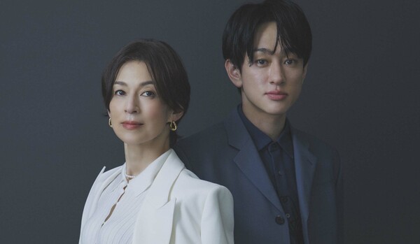 鈴木保奈美さん&横山 裕さん(SUPER EIGHT)|敏腕上司と部下として初共演!芸能界の裏を描いたドラマが教えてくれたこと