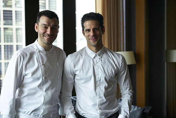 銀座のブルガリ イル・リストランテでインタビューに応じるふたり