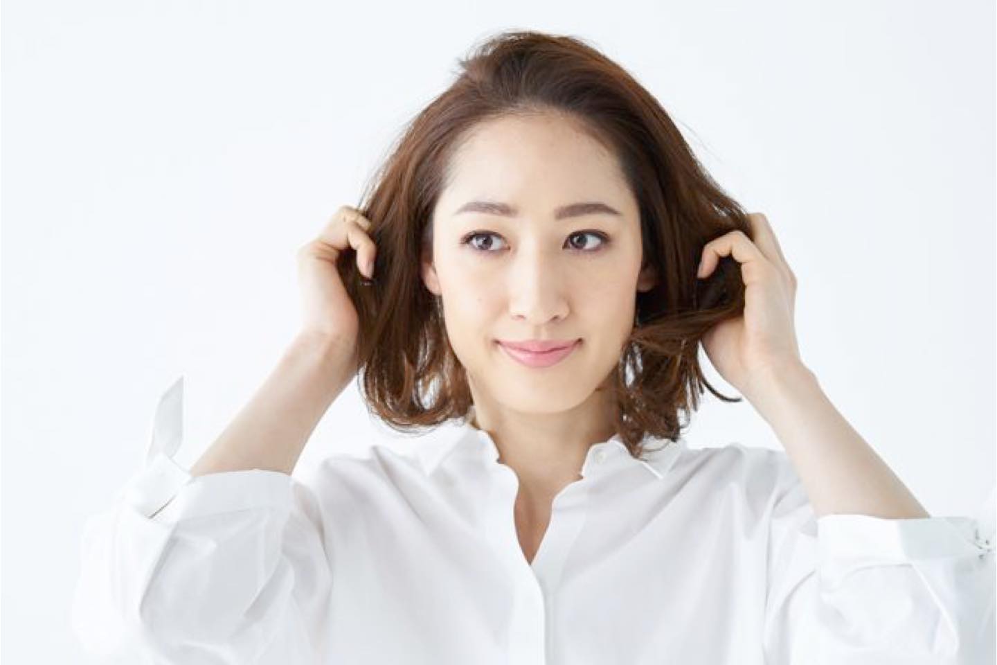 ワックスを揉み込み、ほぐす