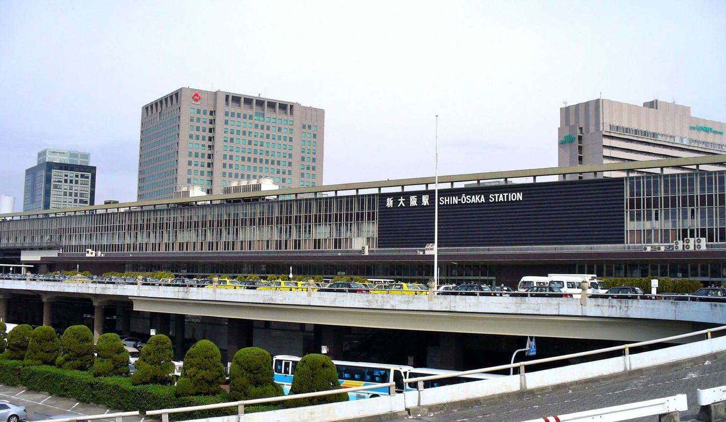 新大阪駅外観