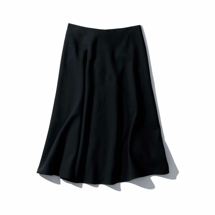 スカート￥156,000（コロネット〈ニナ リッチ〉）　[Precious2019年5月号127ページ] 