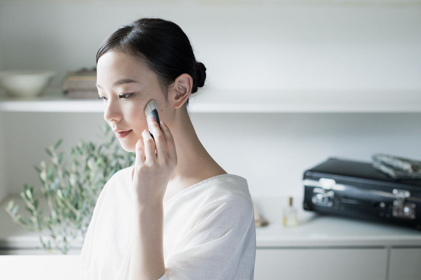 肌に馴染む立体的な三角形の穂先