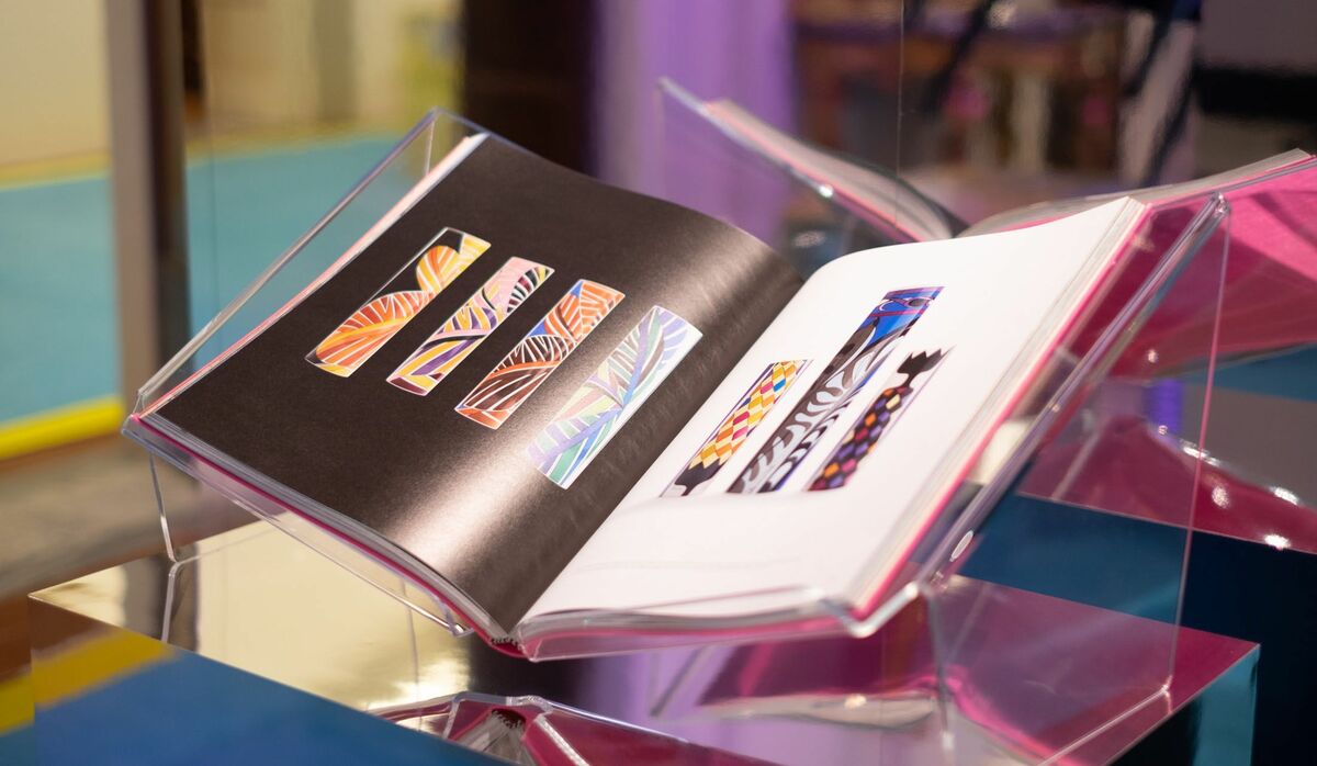 エミリオプッチ　ブランドブック☆世界1万部限定　超レア品　新品 img_2220da1895d8ce033db8aabdf3