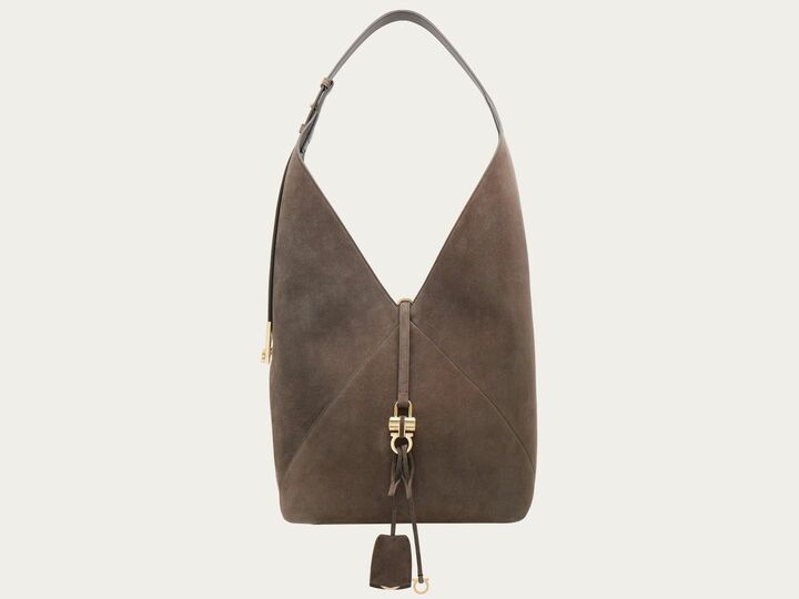 「フェラガモ」のショルダーバッグ