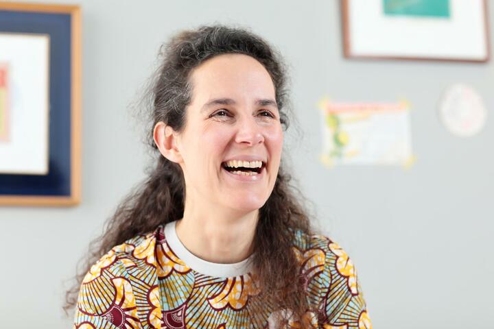 パリでの思いを懐かしそうに語るセリーヌさん