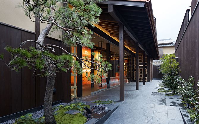 エルメス HERMES 祇園店 京都 期間限定
© Nacása & Partners Inc. / Courtesy of Hermès Japon