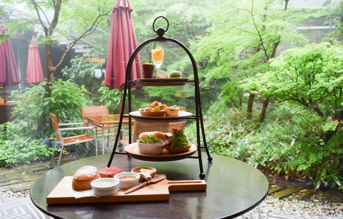 箱根の夏”をイメージした夏カラーのスイーツが並ぶ！「ハイアット