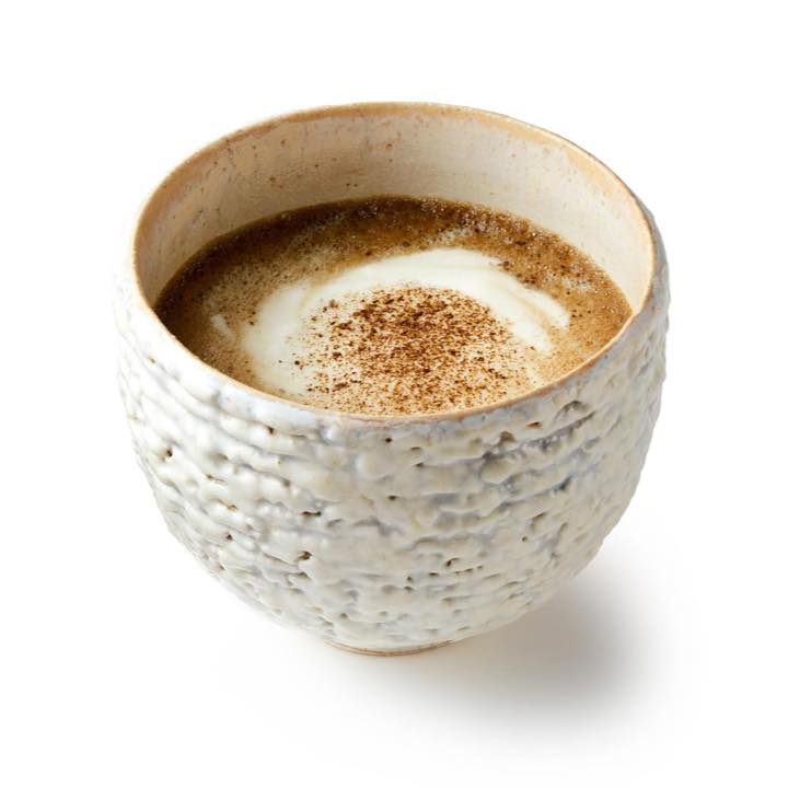 「有機ほうじ茶ラテ」¥470(税込)、アイスも同額。