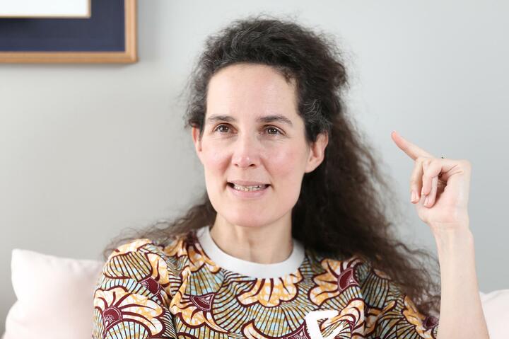 「良い未来を描くため女性同士はもちろん、男女が協力することが大切」と語るセリーヌさん