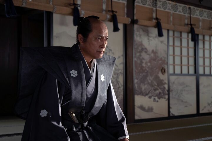 老中を辞職し謹慎中だった田沼意次(渡辺謙さん)。田沼派の水野忠友(小松和重さん)や松平康福(相島一之さん)が意次の復帰に奔走し、再び登城を許されることに。…ピンチすぎて胸がいたい。(C)NHK