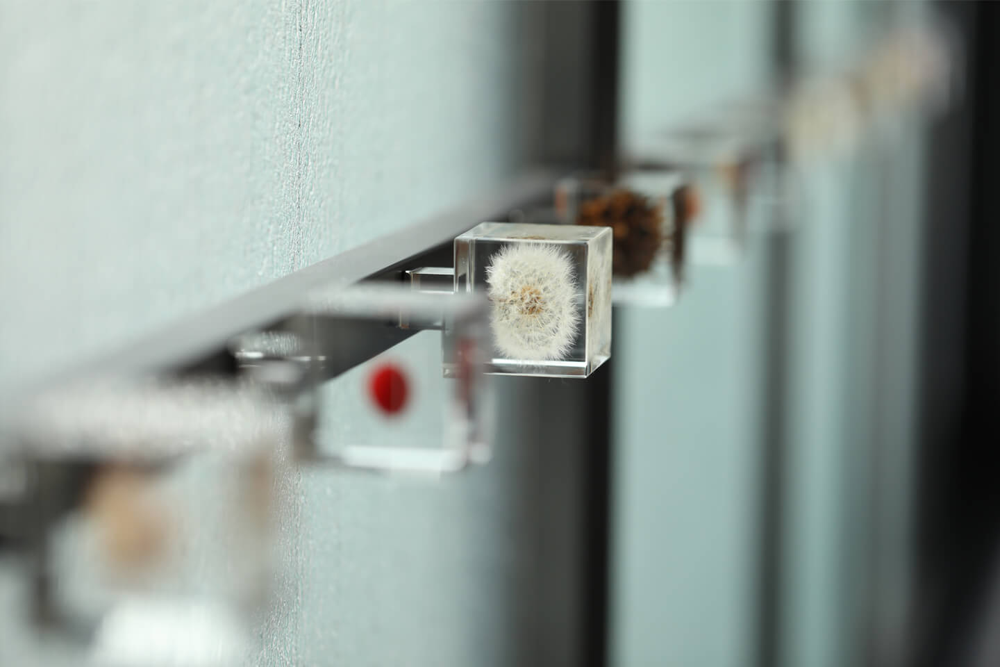 壁面装飾としてはもちろん、メモを抑えるなど機能的に使えるMagnet