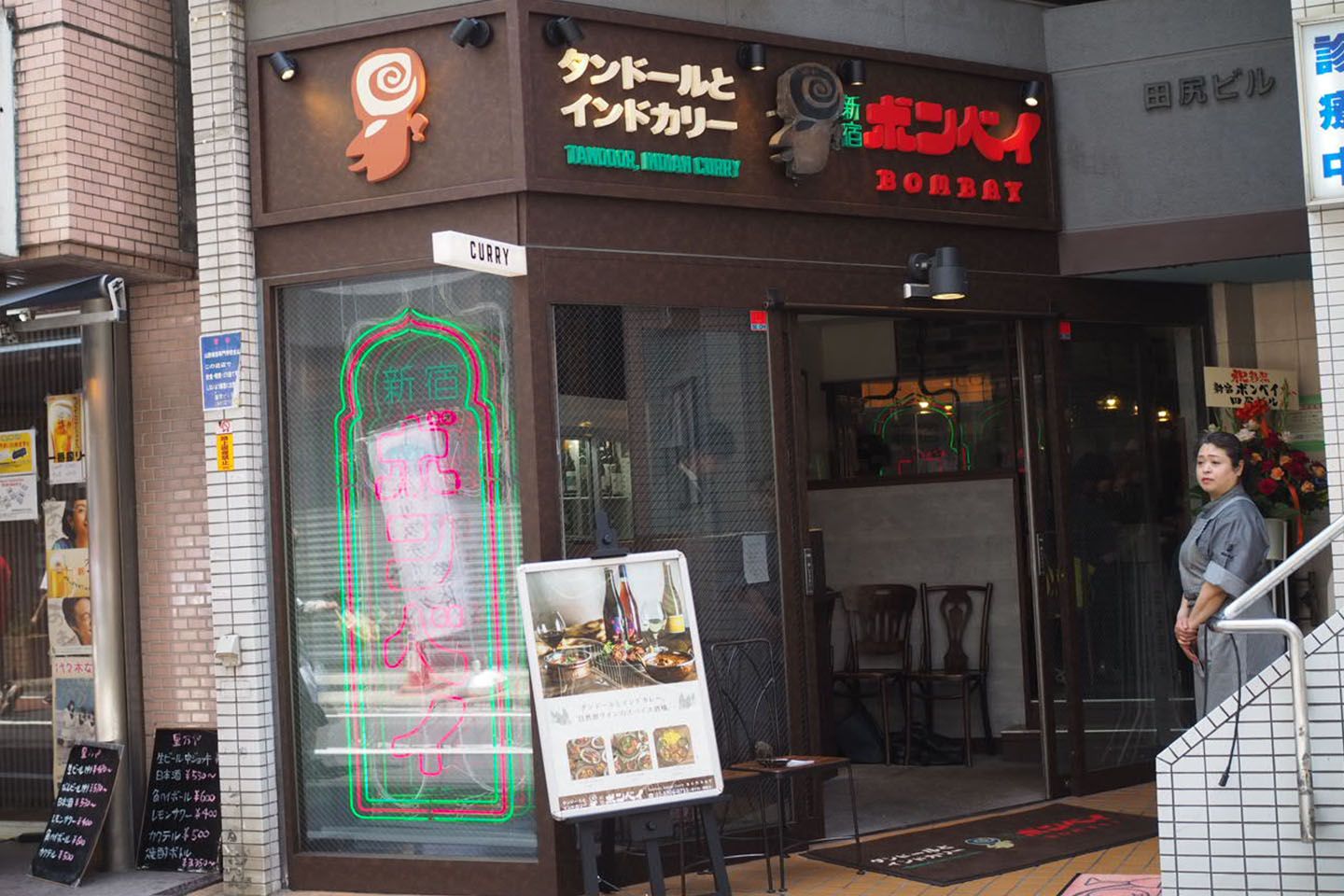 今回の場所は新宿でも南新宿エリア。最寄り駅は、実は代々木。