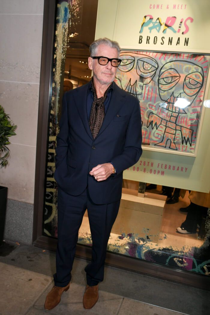 2026年2月26日、ロンドンで開催されたアート展「PARIS BROSNAN」。
