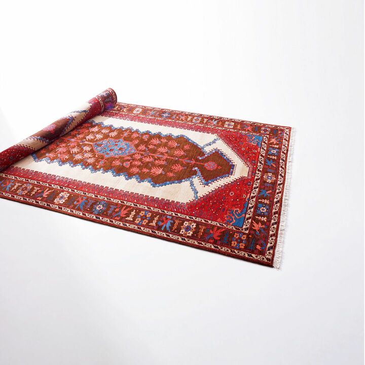 『Goichak』（ゴイチャック）［縦294×横184㎝］￥2,400,000（ミーリーコレクション）