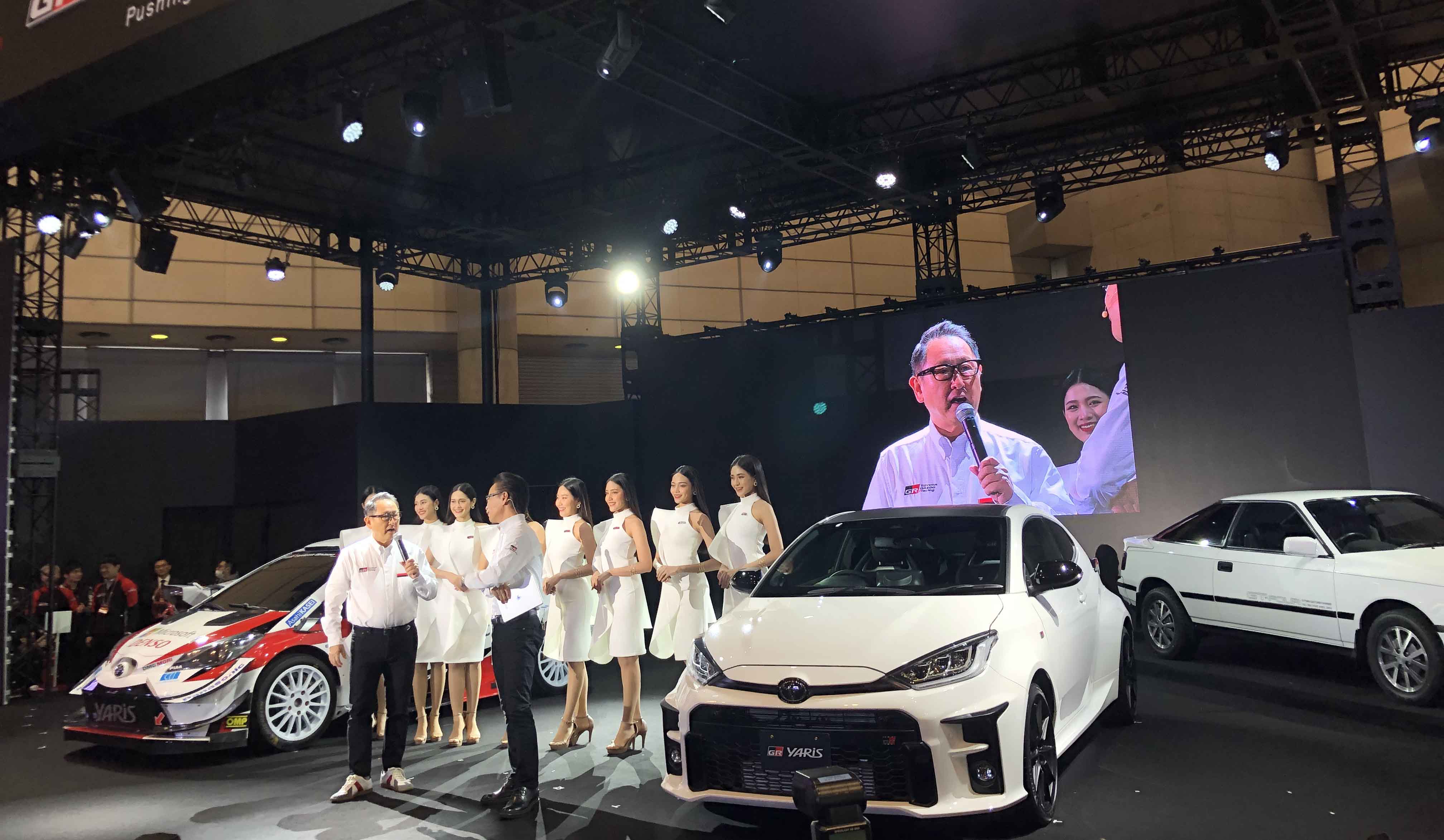 東京オートサロン2020の会場には、トヨタ自動車の豊田章男社長と、ガズーレーシングの友山茂樹プレジデントが登場。